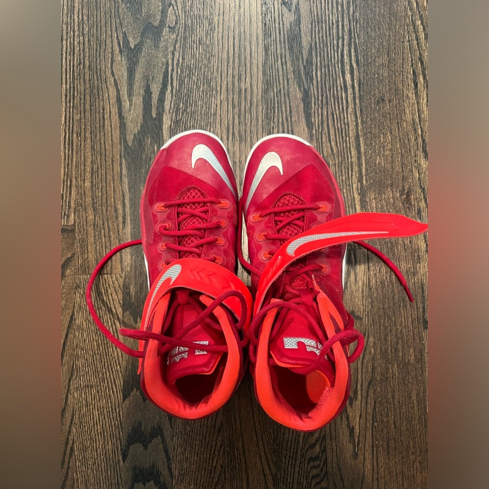 Nike Lebron James Basketball Shoes (Size 10 Men’s)
